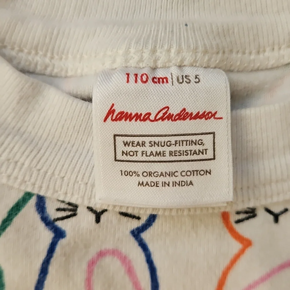 Hanna Andersson Cream Long-Sleeve Tee with Rainbow Bunny Print‎ Size 5